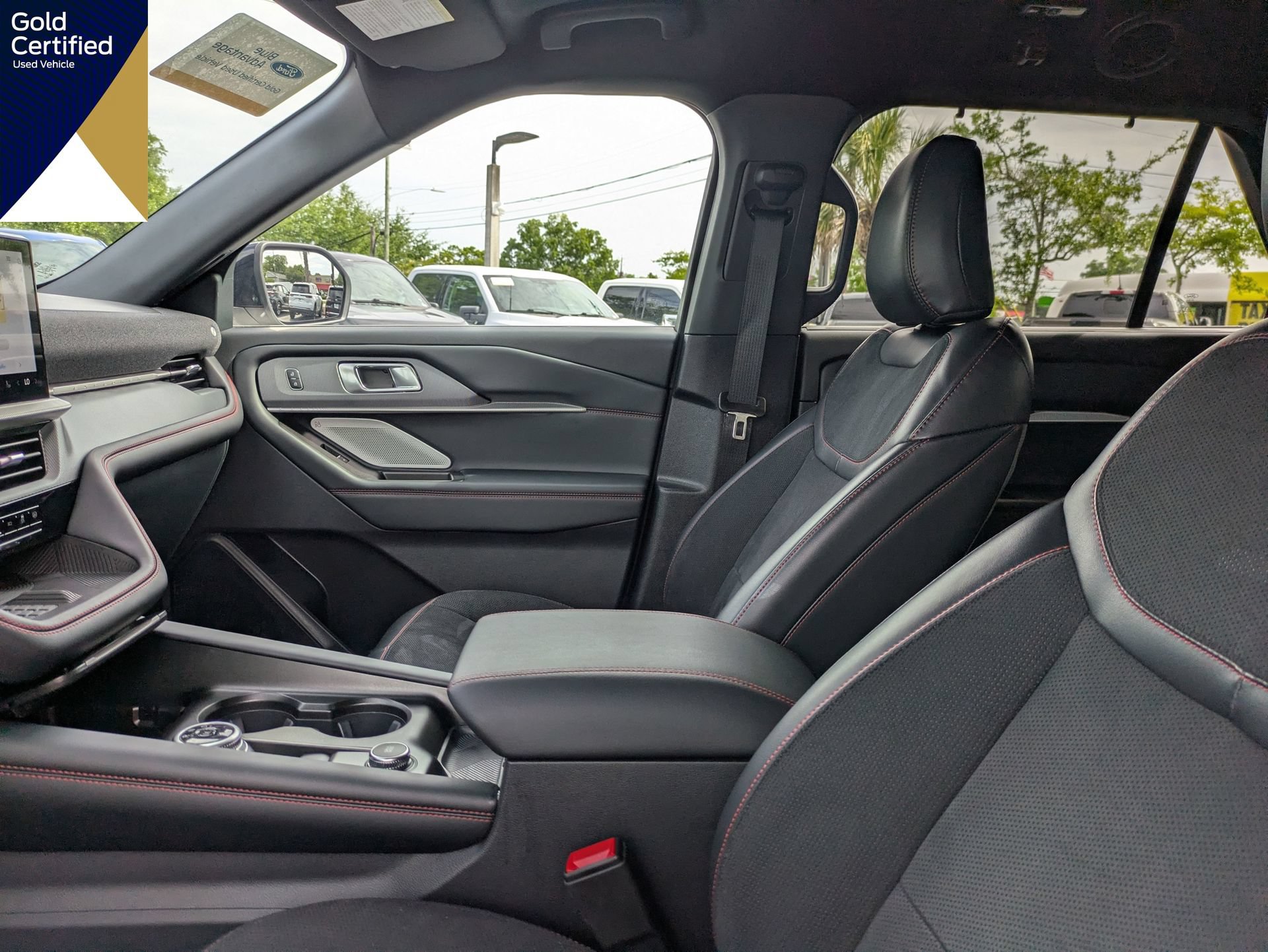 Certified 2025 Ford Explorer ST RWD image 26