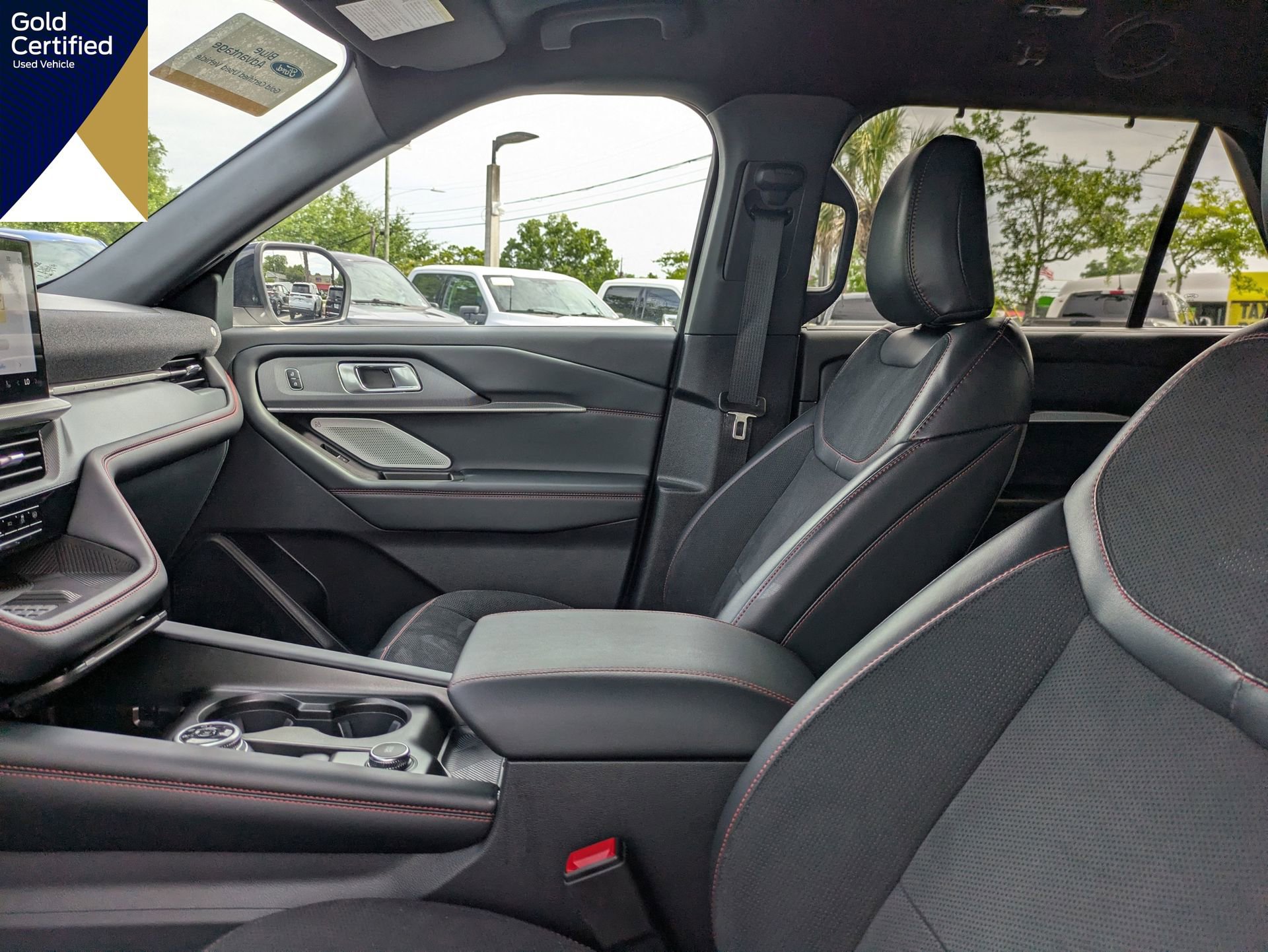Certified 2025 Ford Explorer ST RWD image 26