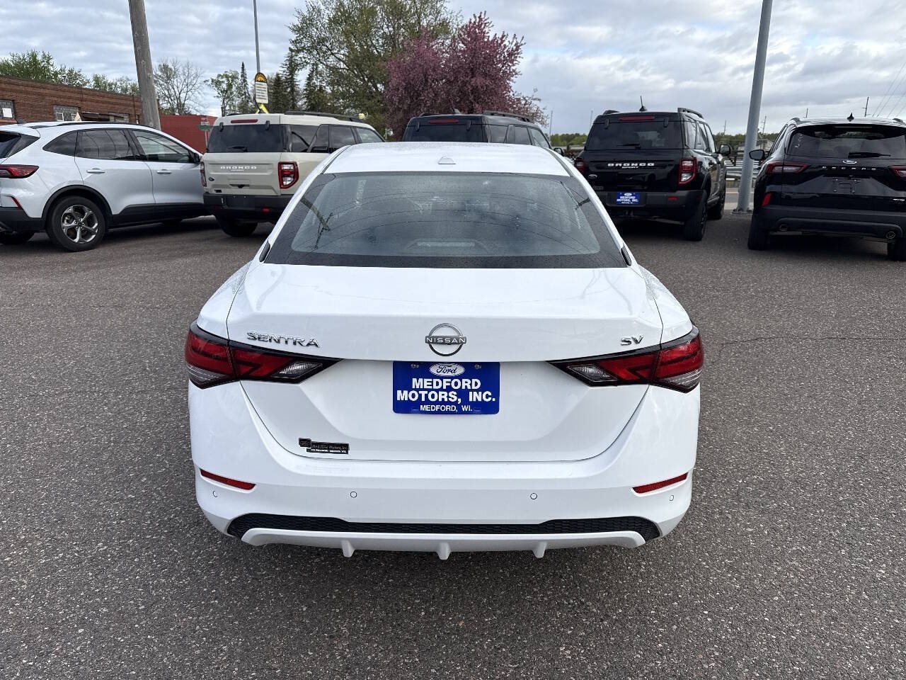 Used 2024 Nissan Sentra SV FWD image 5