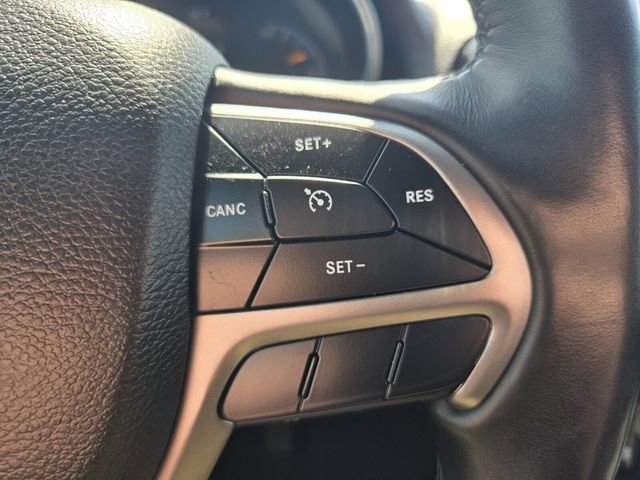 Used 2020 Jeep Grand Cherokee Altitude image 27