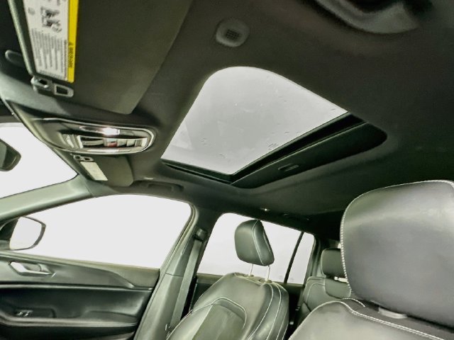 Used 2023 Jeep Grand Cherokee L Laredo AWD/4WD image 29