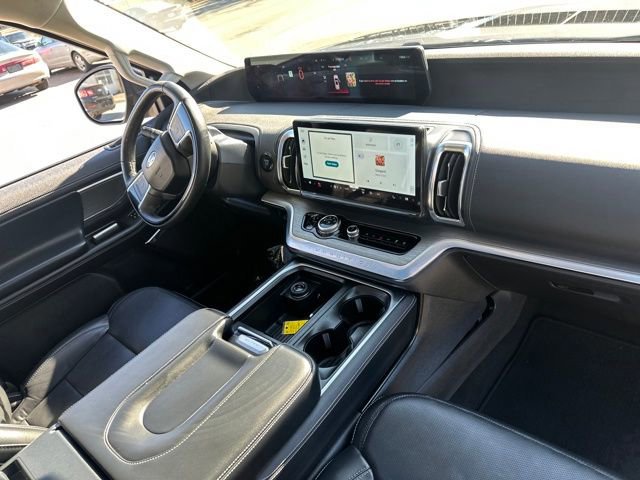 Certified 2025 Ford Expedition Platinum image 20