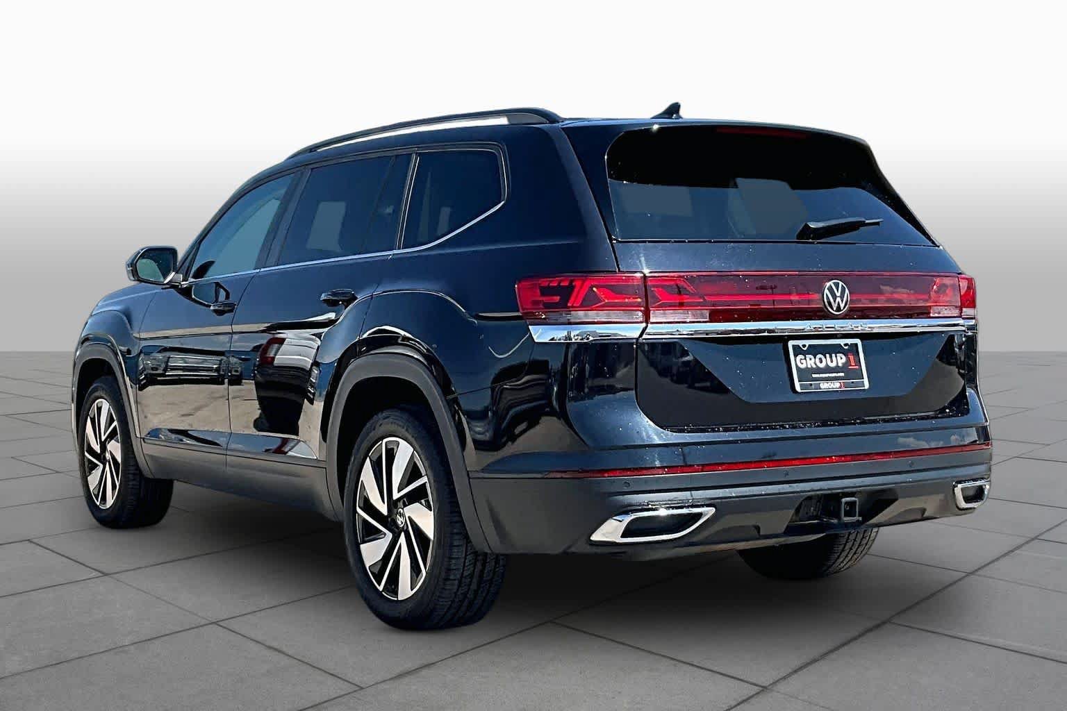 Used 2025 Volkswagen Atlas SE FWD image 12