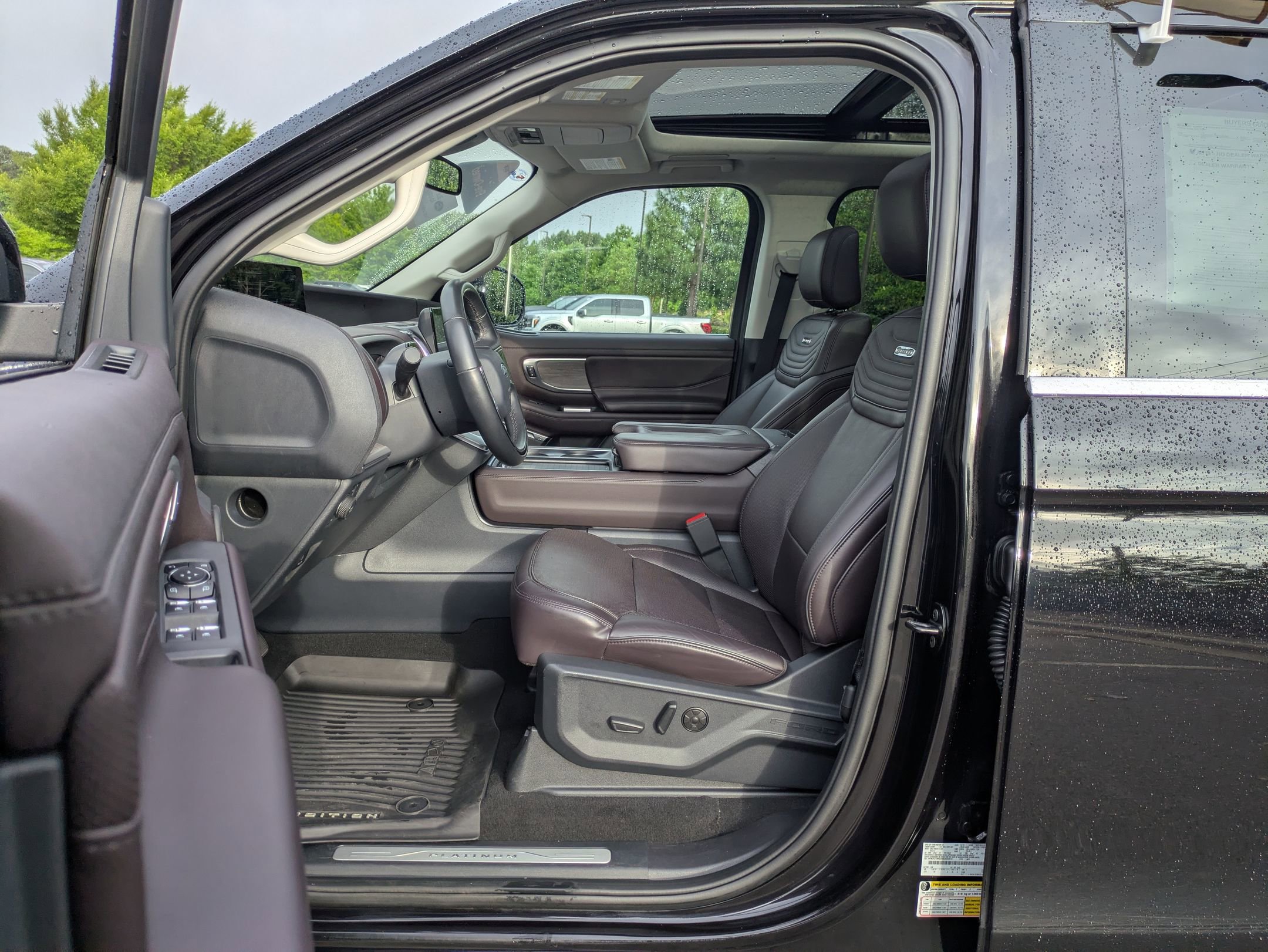 Certified 2025 Ford Expedition Platinum w/ Platinum Ultimate Package AWD/4WD image 12