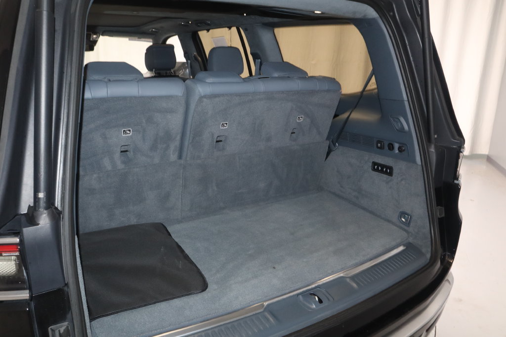 Used 2022 Jeep Grand Wagoneer Series II w/ Premium Group II AWD/4WD image 12