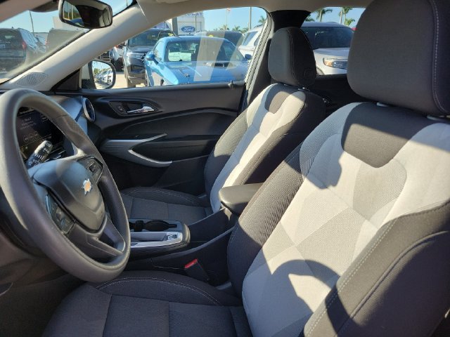 Used 2026 Chevrolet Trax LS w/ LS Convenience Package FWD image 28