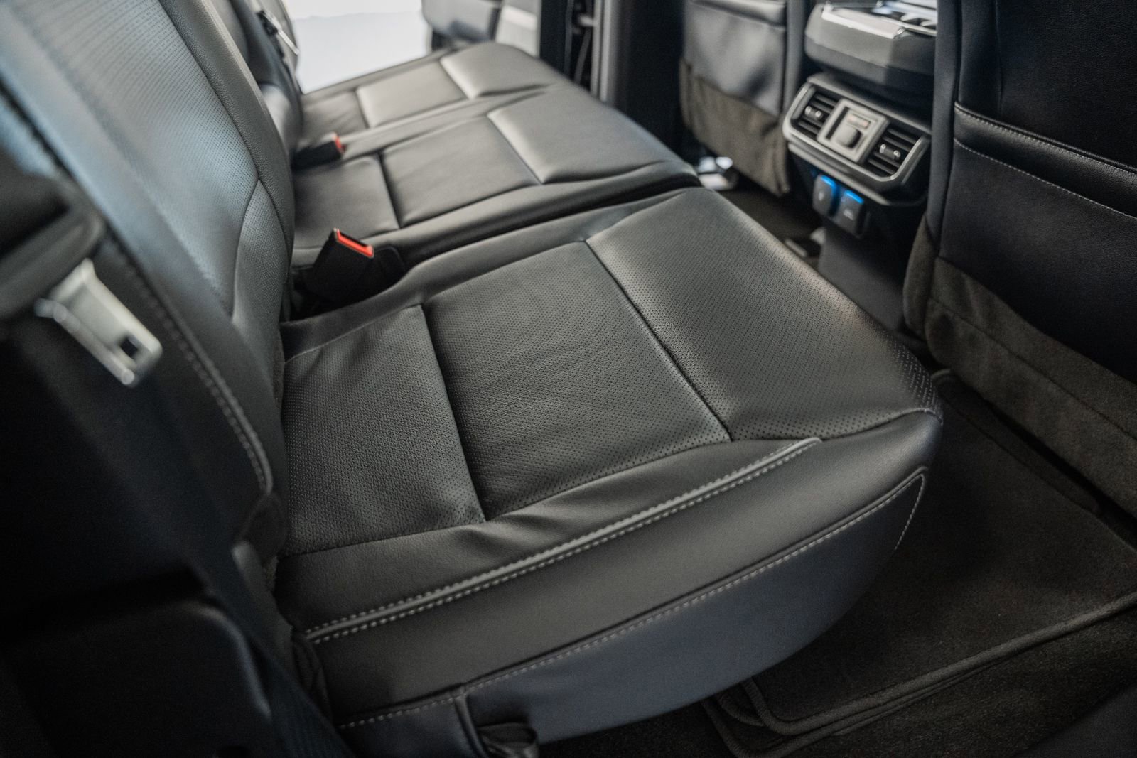 Certified 2022 Ford F150 Lariat w/ Equipment Group 502A High image 39