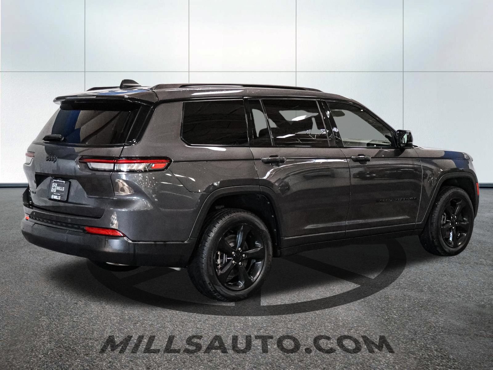 Used 2022 Jeep Grand Cherokee L Laredo AWD/4WD image 8