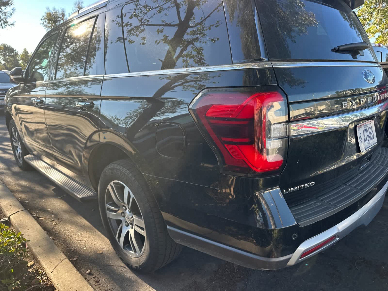 Certified 2024 Ford Expedition Limited AWD/4WD image 6