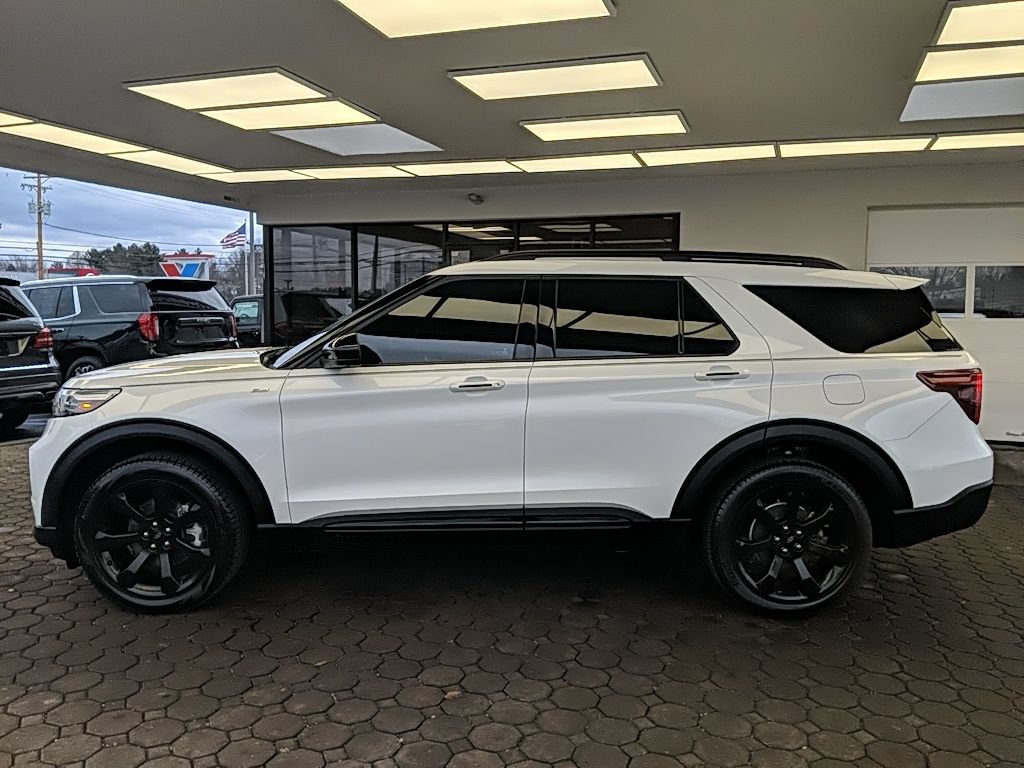 Certified 2023 Ford Explorer ST-Line AWD/4WD image 9