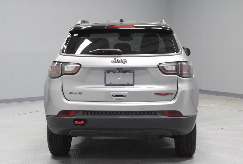 Used 2022 Jeep Compass Trailhawk w/ Trailhawk Elite Group AWD/4WD image 10