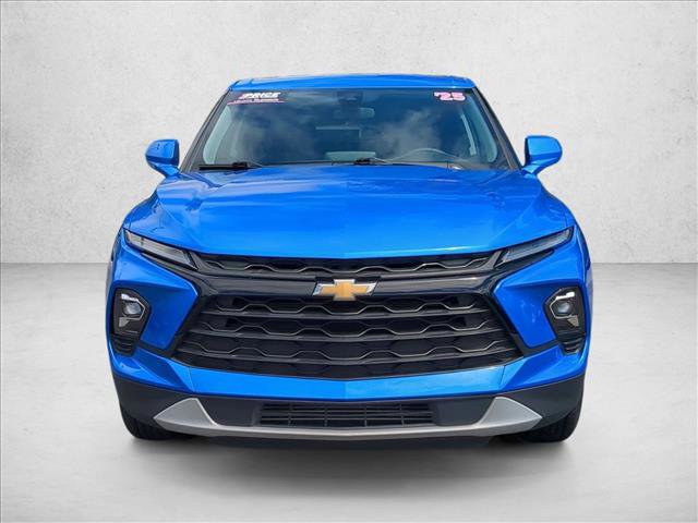 Used 2025 Chevrolet Blazer LT image 2
