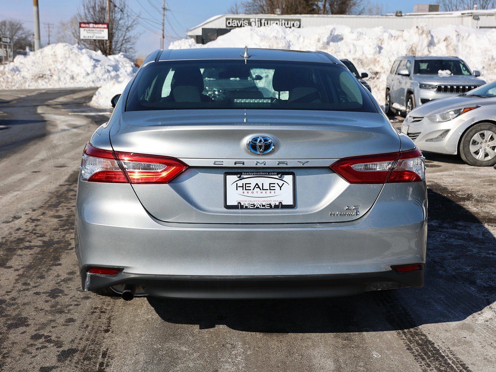 Used 2020 Toyota Camry LE image 3