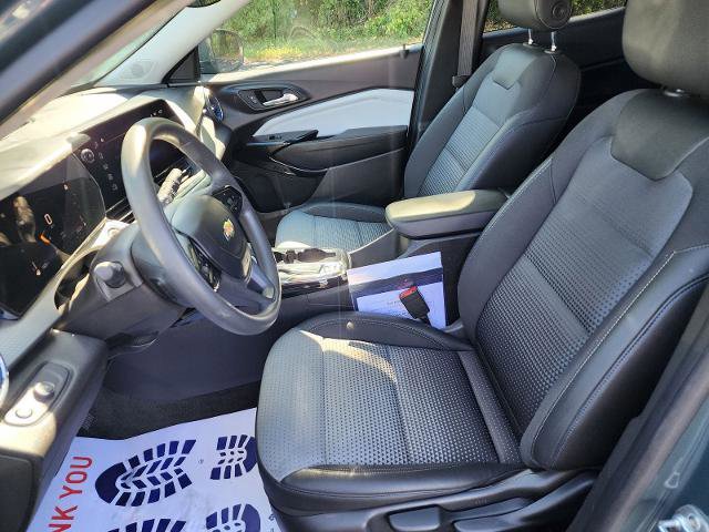 Used 2025 Chevrolet Trax LT FWD image 14