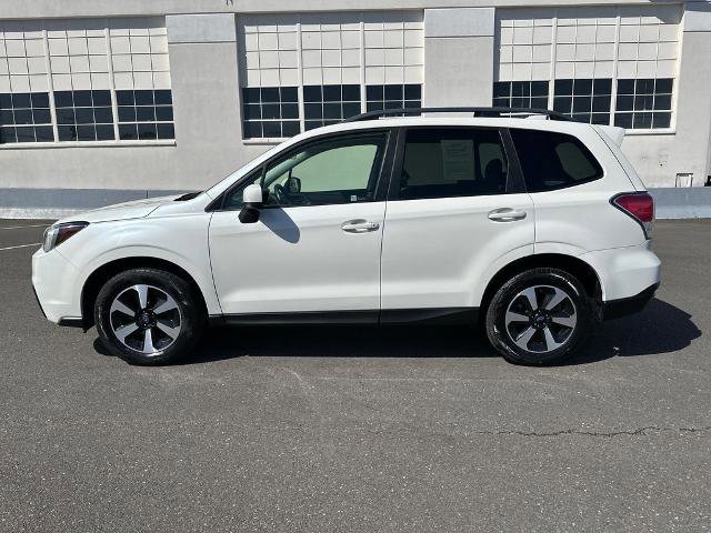 Used 2017 Subaru Forester 2.5i Premium AWD/4WD image 3