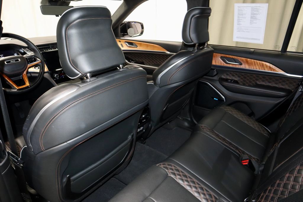 Used 2022 Jeep Grand Cherokee Summit AWD/4WD image 22