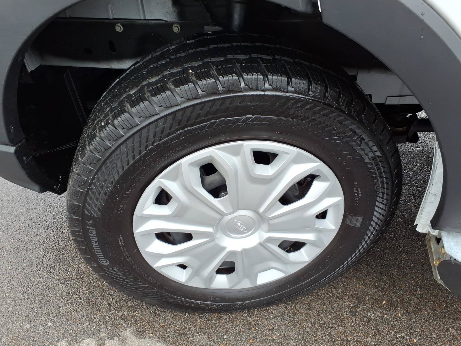 Certified 2025 Ford Transit 250 Low Roof w/ Exterior Upgrade Package RWD image 9