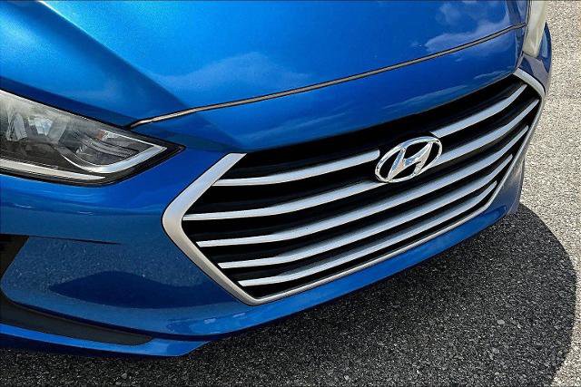 Used 2017 Hyundai Elantra SE image 32