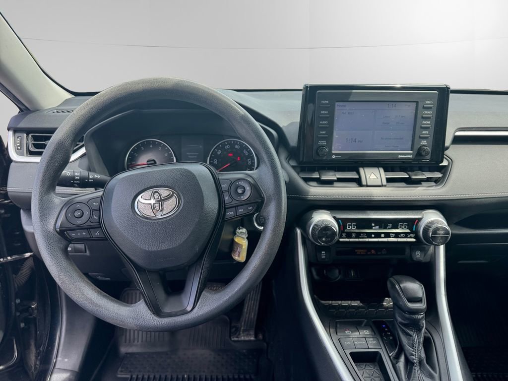 Used 2021 Toyota RAV4 XLE image 10