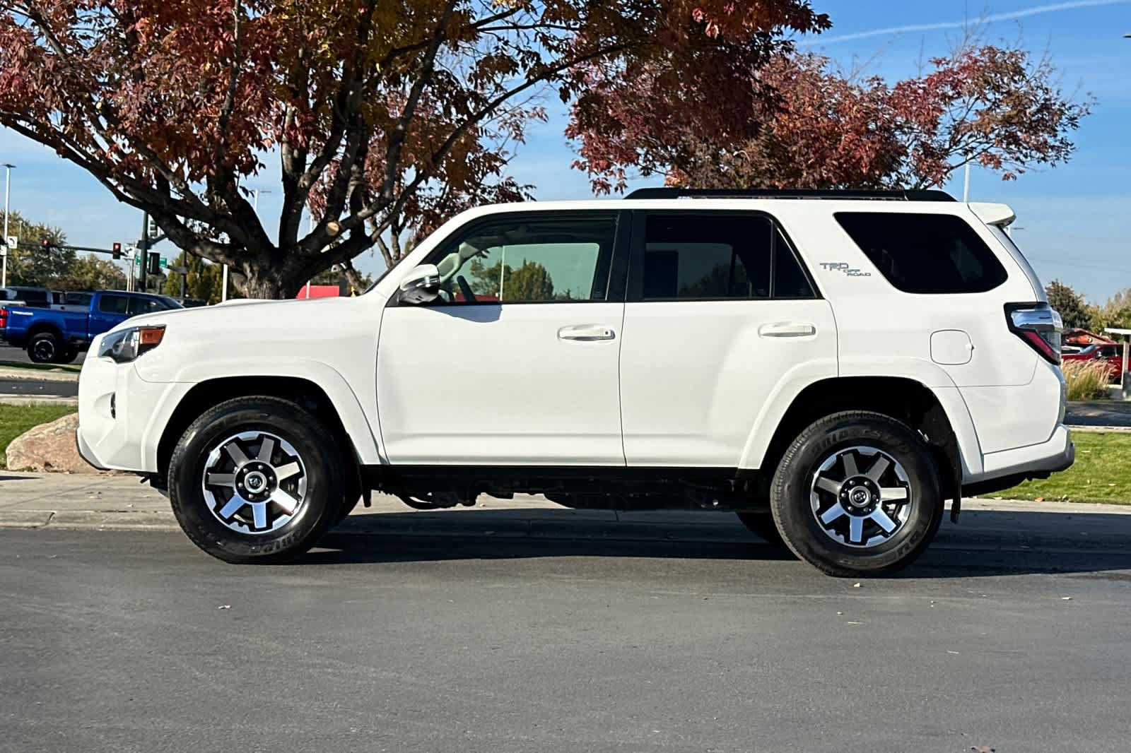 Used 2023 Toyota 4Runner TRD Off-Road Premium w/ Off Road Premium Plus Package AWD/4WD image 5