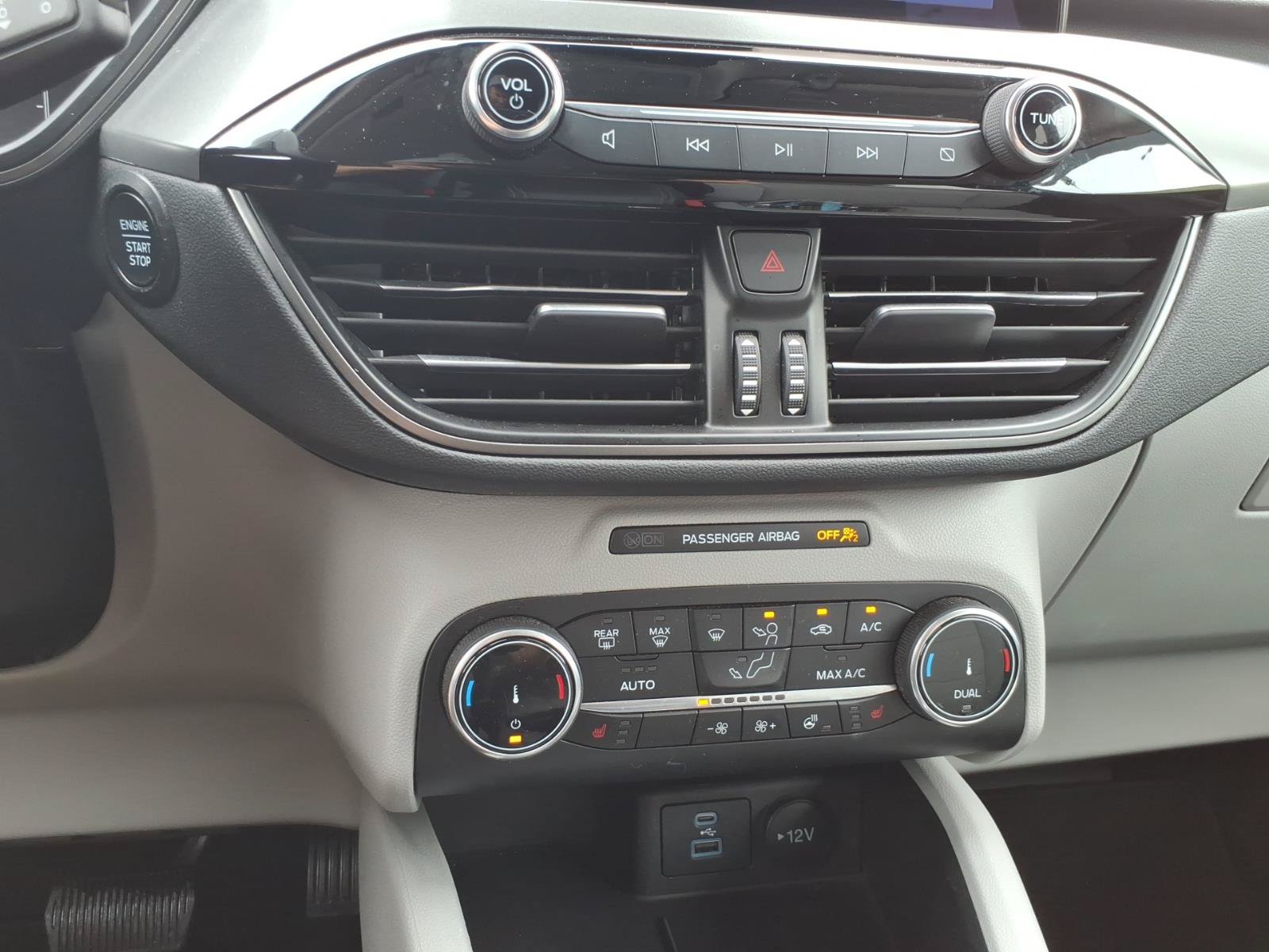 Certified 2023 Ford Escape Active AWD/4WD image 17