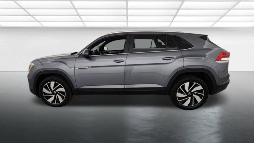 Used 2024 Volkswagen Atlas Cross Sport SE w/ Black Wheel Package AWD/4WD image 4