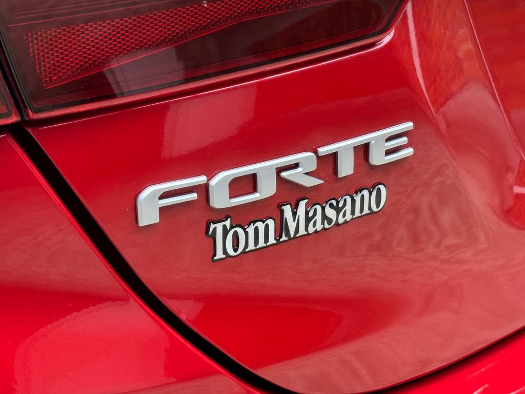 Used 2023 Kia Forte LXS w/ LXS Technology Package FWD image 3