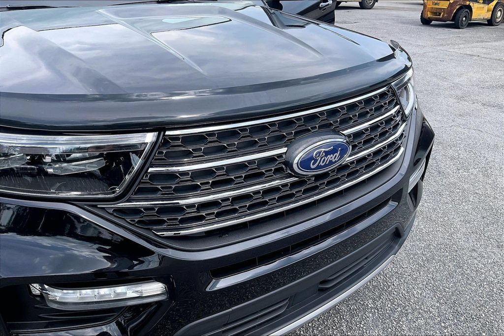 Certified 2023 Ford Explorer XLT w/ Equipment Group 202A RWD image 29