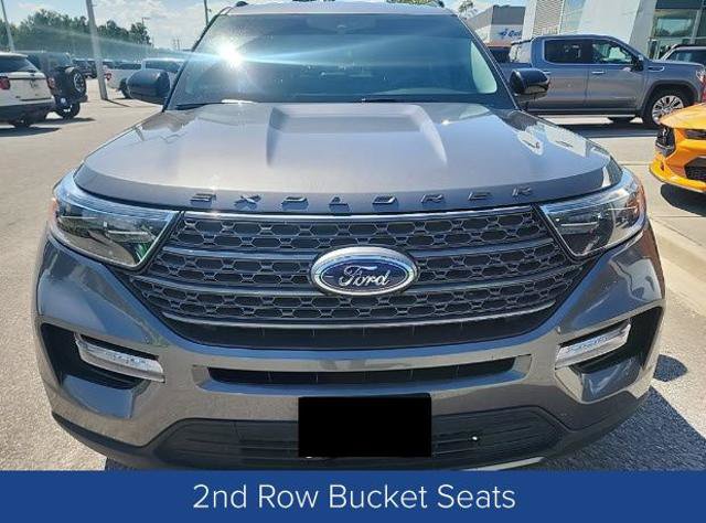 Certified 2022 Ford Explorer XLT w/ Equipment Group 202A RWD image 3
