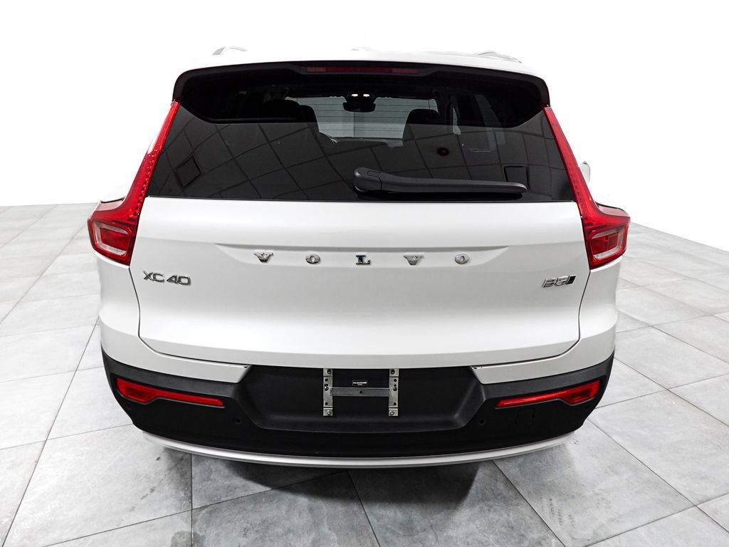 Used 2025 Volvo XC40 B5 Core AWD/4WD image 6