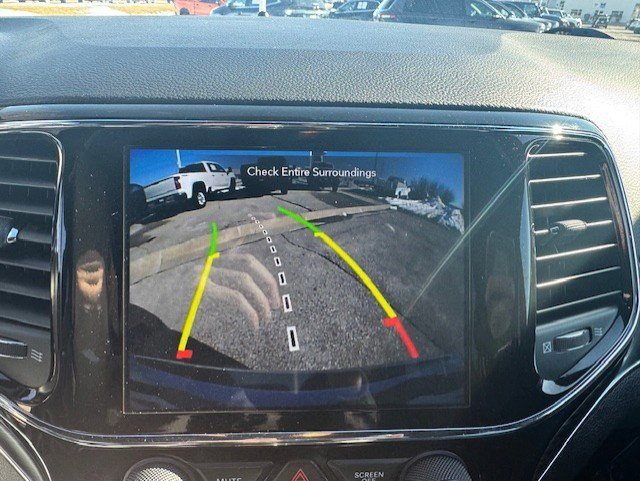 Used 2021 Jeep Grand Cherokee Limited image 20