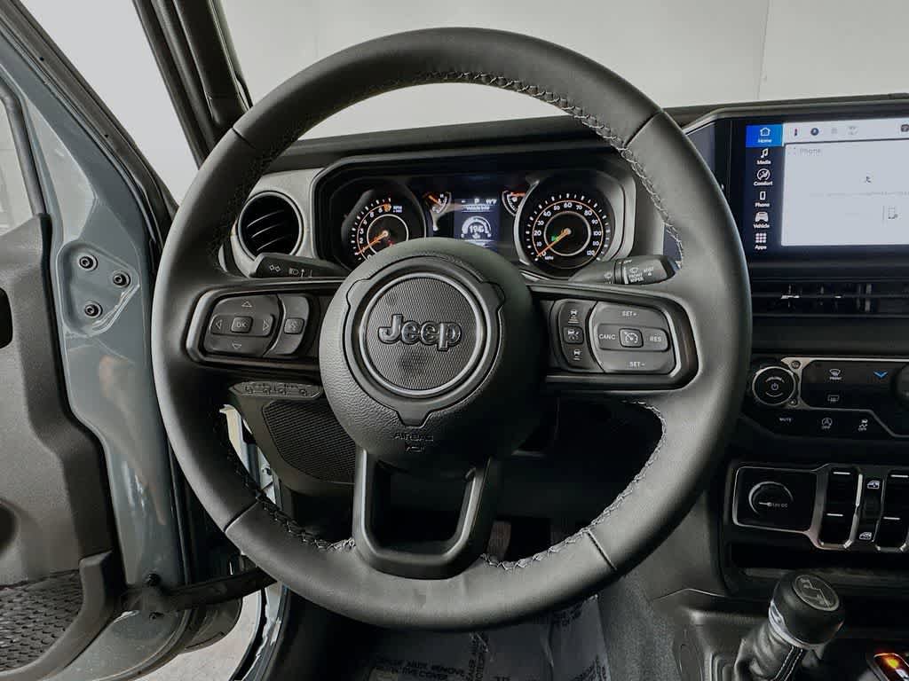 Used 2025 Jeep Gladiator Sport AWD/4WD image 16