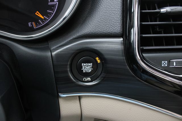 Used 2020 Jeep Grand Cherokee Limited AWD/4WD image 15