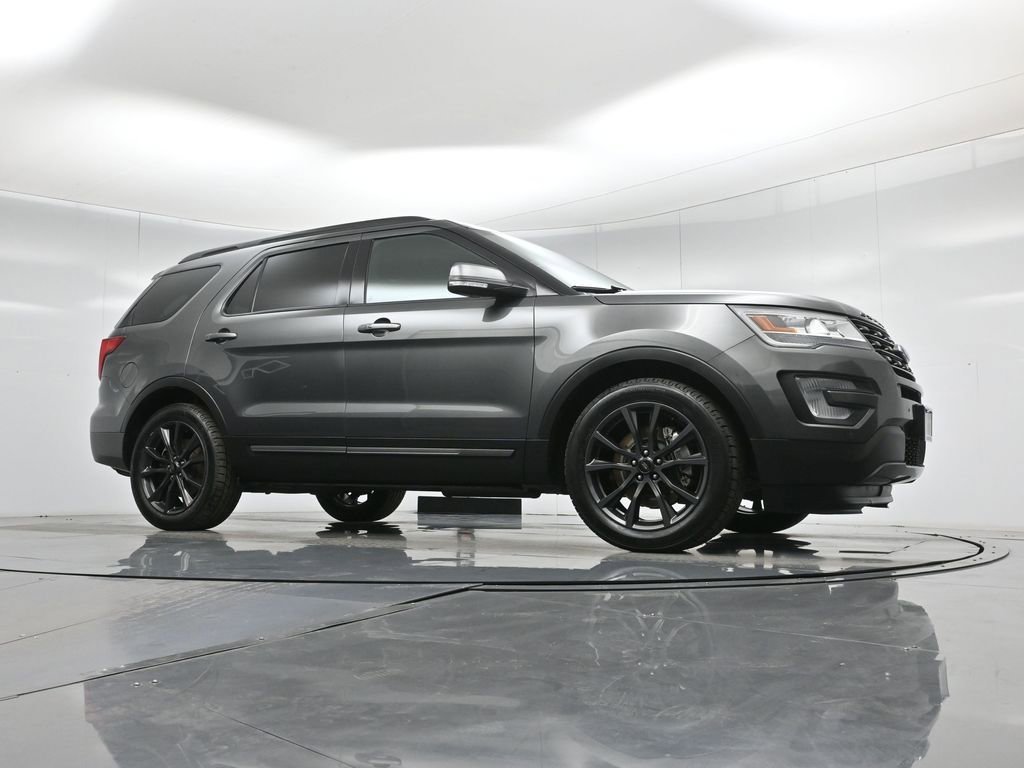 Certified 2017 Ford Explorer XLT w/ Equipment Group 202A image 47