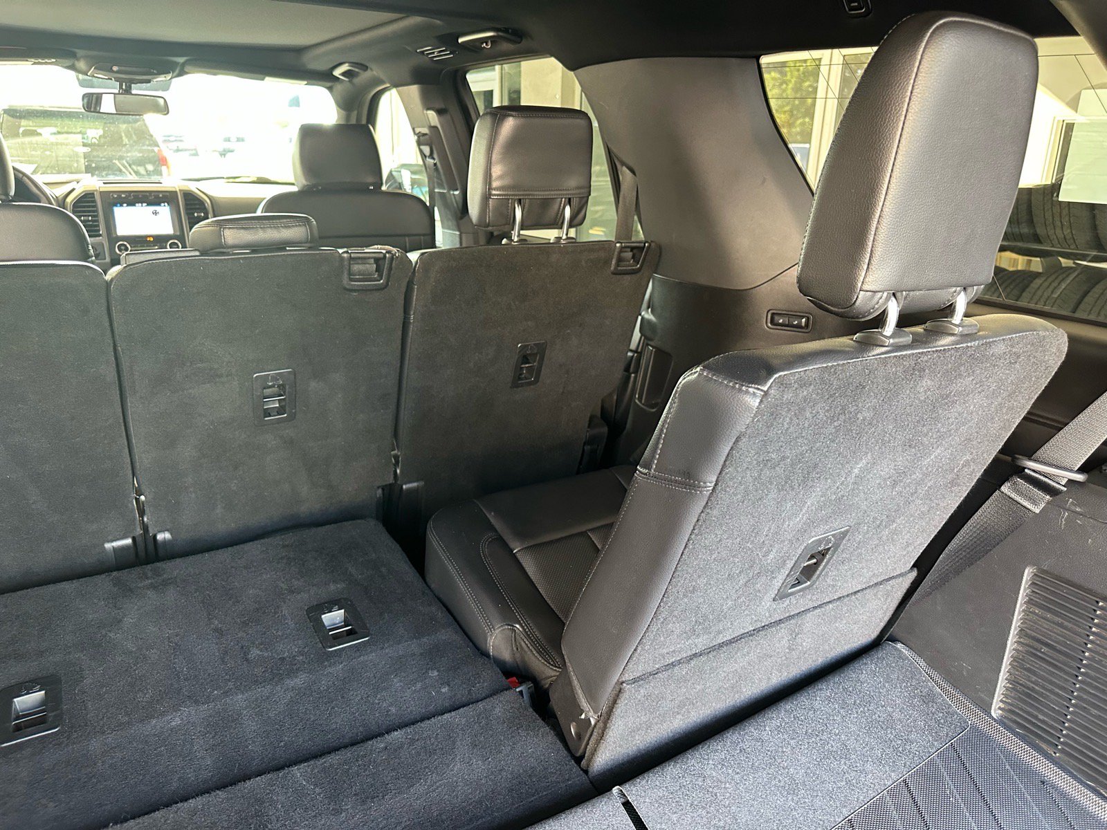 Certified 2019 Ford Expedition XLT w/ Equipment Group 202A AWD/4WD image 29