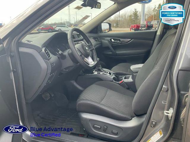 Used 2020 Nissan Rogue SV w/ Premium Package image 17