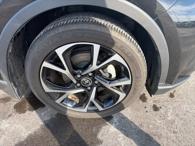 Used 2020 Toyota C-HR XLE image 7