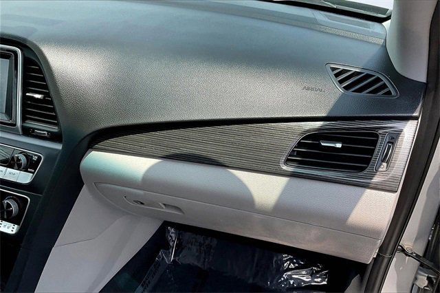 Used 2019 Hyundai Sonata Limited image 17