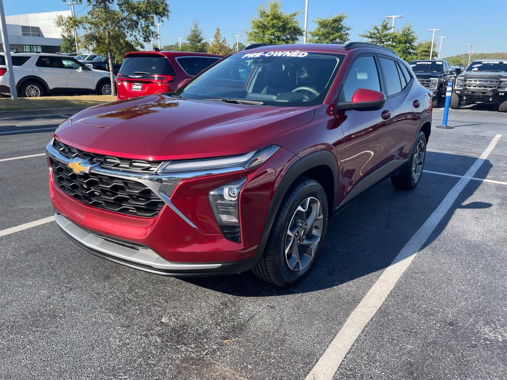 Used 2024 Chevrolet Trax LT FWD image 3