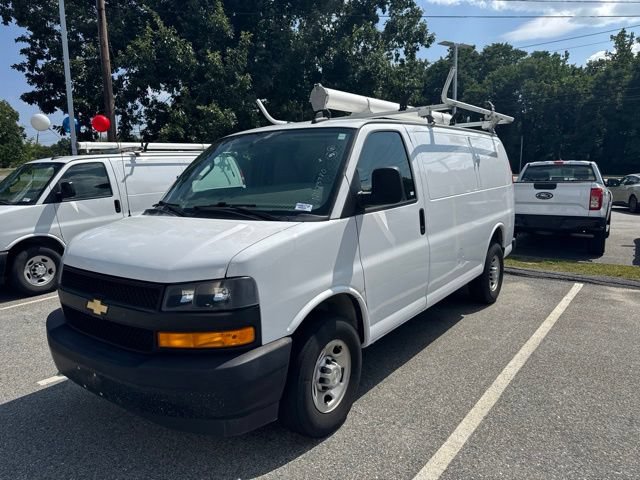 Used 2022 Chevrolet Express 2500 w/ Driver Convenience Package RWD image 3