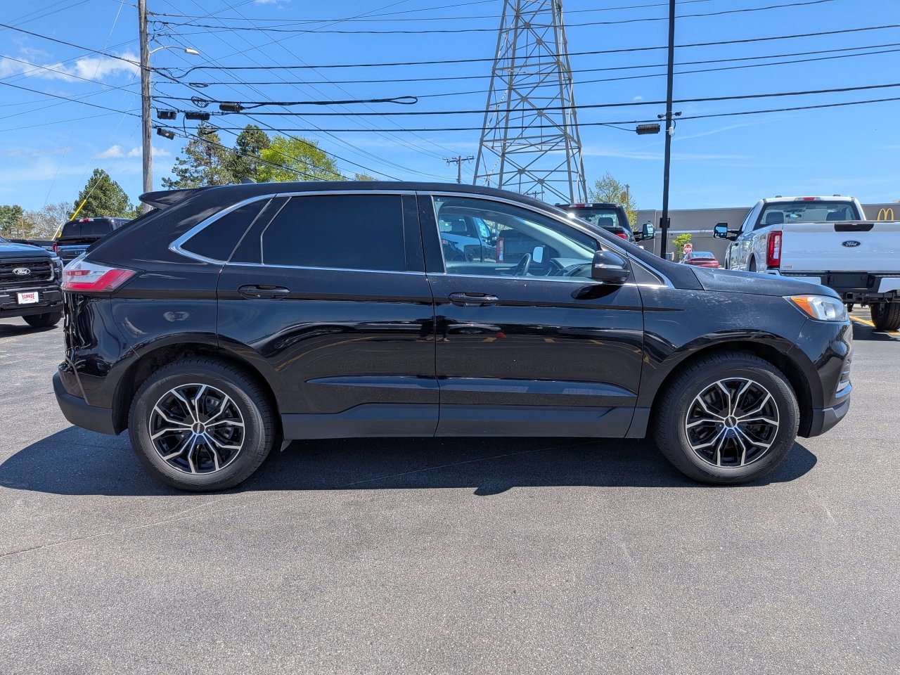 Certified 2020 Ford Edge SEL w/ Convenience Package AWD/4WD image 3