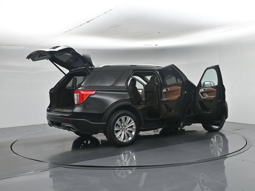 Certified 2023 Ford Explorer King Ranch w/ Technology Package AWD/4WD image 6