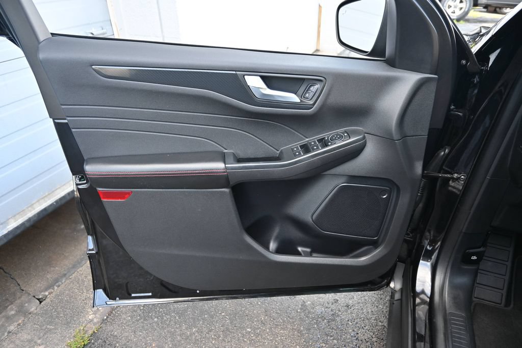 Certified 2023 Ford Escape ST-Line w/ Tech Pack #1 FWD image 21