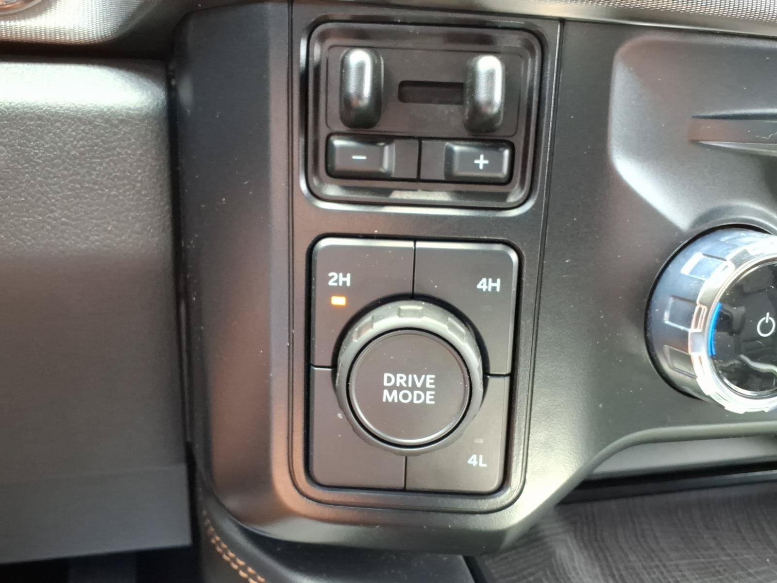 Certified 2024 Ford F350 Platinum AWD/4WD image 23