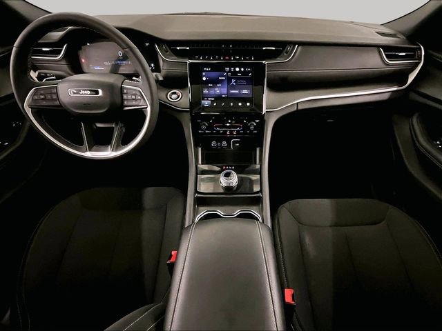 Used 2025 Jeep Grand Cherokee Laredo X w/ Luxury Tech Group I AWD/4WD image 14