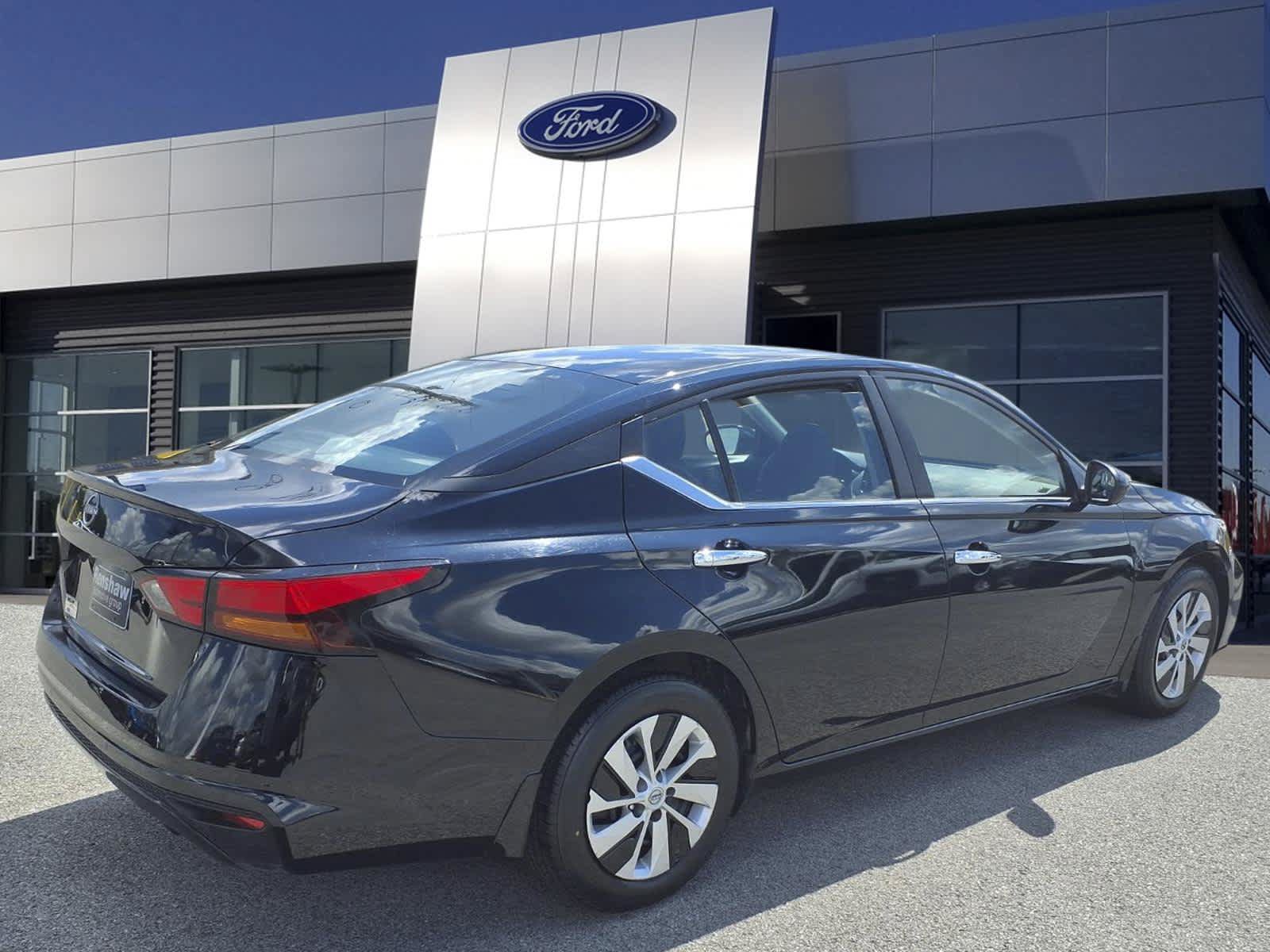 Used 2023 Nissan Altima 2.5 S FWD image 2