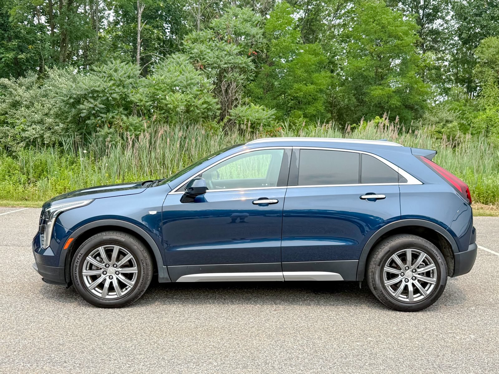 Used 2019 Cadillac XT4 Premium Luxury AWD/4WD image 9