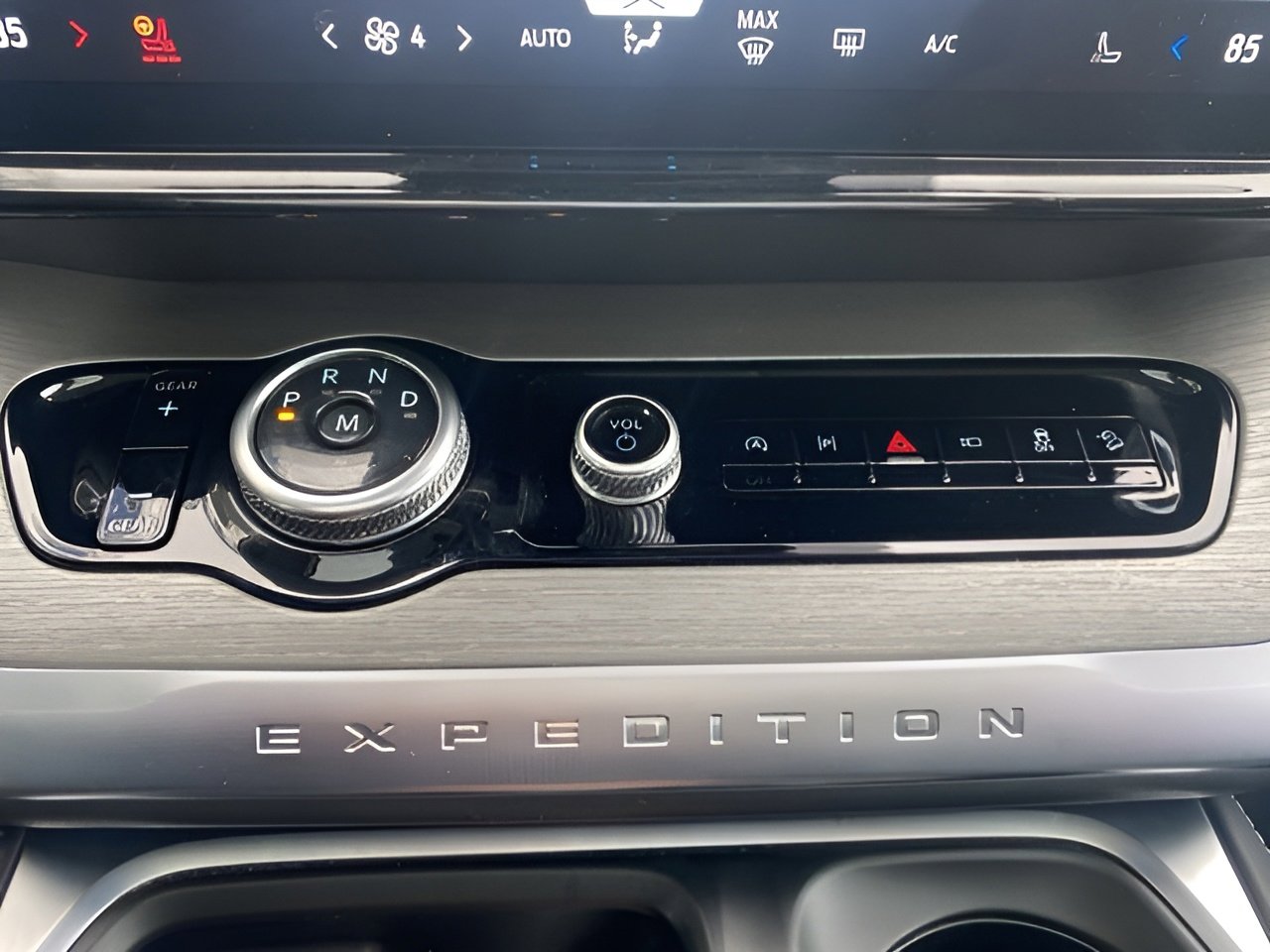 Certified 2025 Ford Expedition Max Platinum image 24