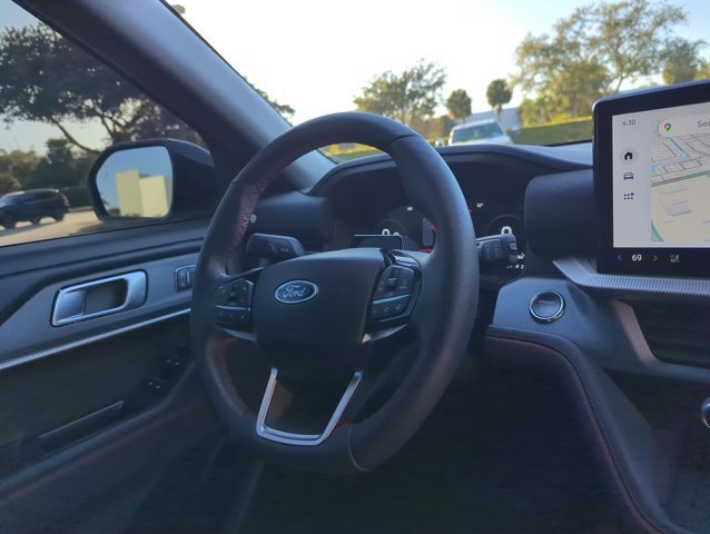 Certified 2025 Ford Explorer ST-Line w/ Premium Package image 29