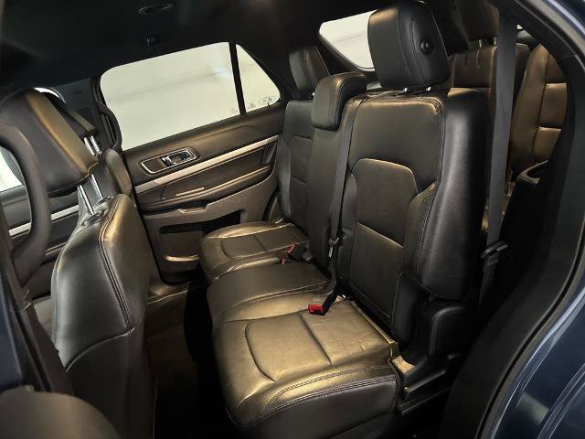 Certified 2018 Ford Explorer XLT w/ Equipment Group 202A FWD image 29